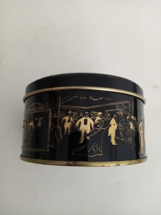 Ретро метални кутии за съхранение и колекция.