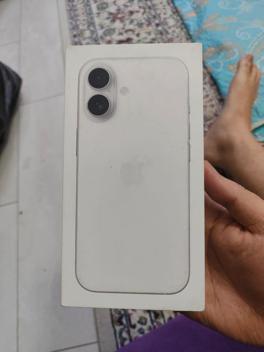 iPhone 17 белый 256гиг