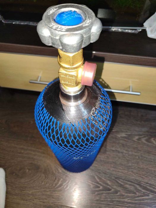 Продам углекислотный балон CO2 5л