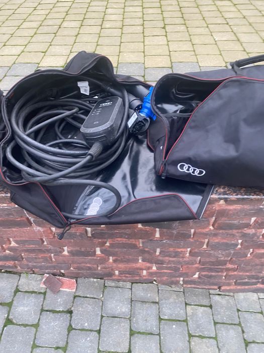 Stație de încărcare auto încărcător Audi E Tron