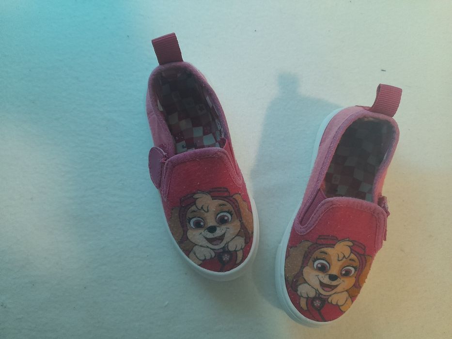 Пантофи за детска градина за момиченце 23 - 24 номер и зимни ботуши