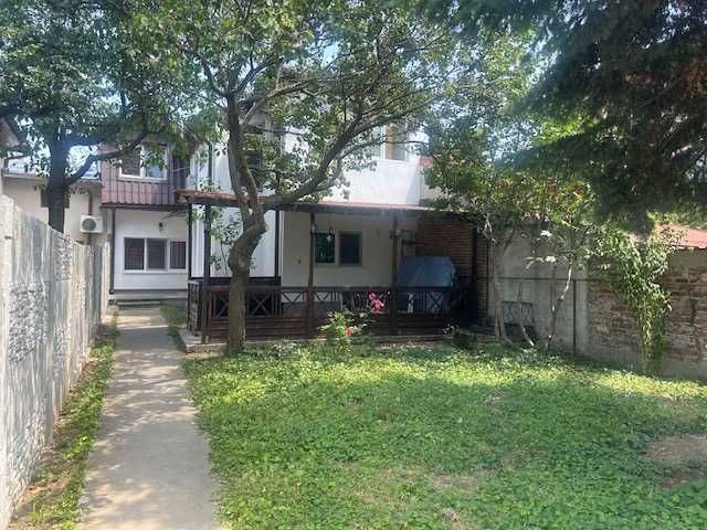 Casa 4 camere cu curte - ideala pentru locuire + firma Crangasi