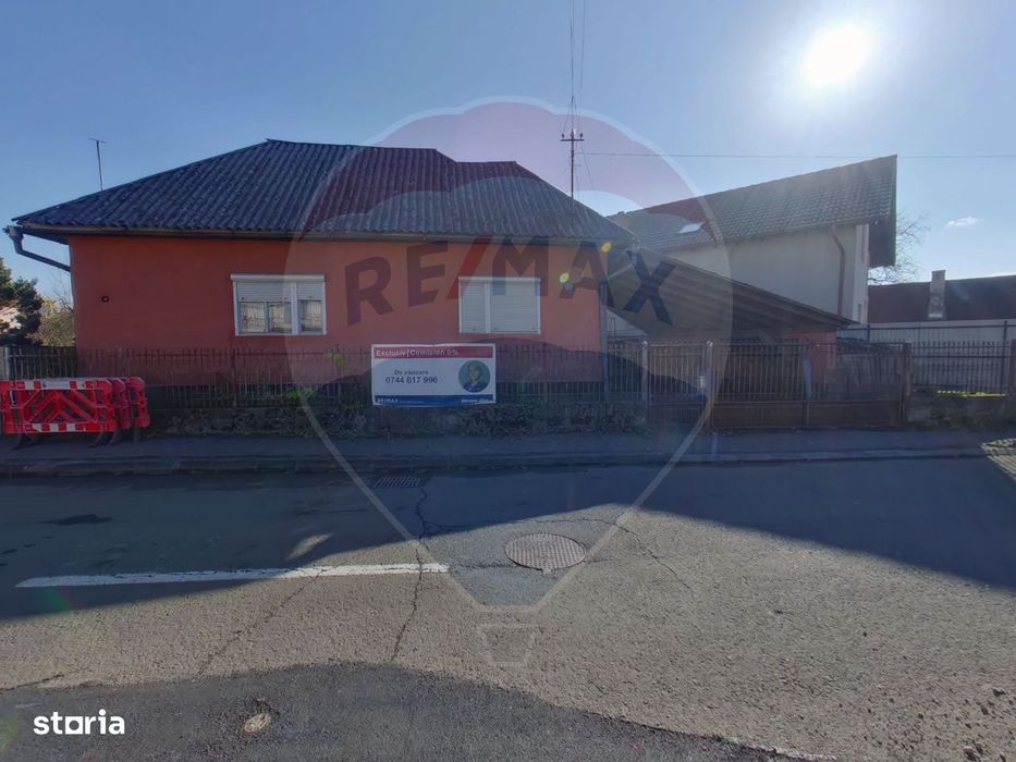 Casă cu 5 camere de vânzare, str. Crișan