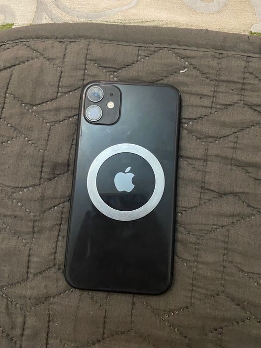 Срочно продам айфон 11
