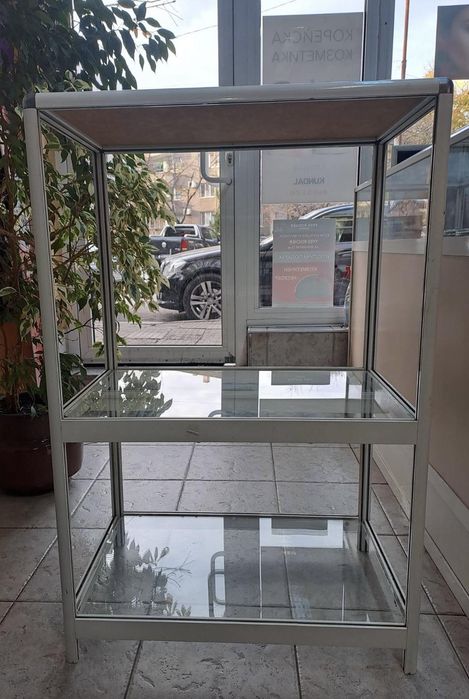 Витрини, рафтове, стелажи за магазин