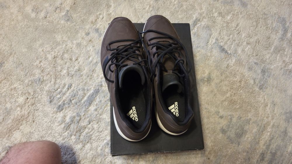 Кроссовки adidas