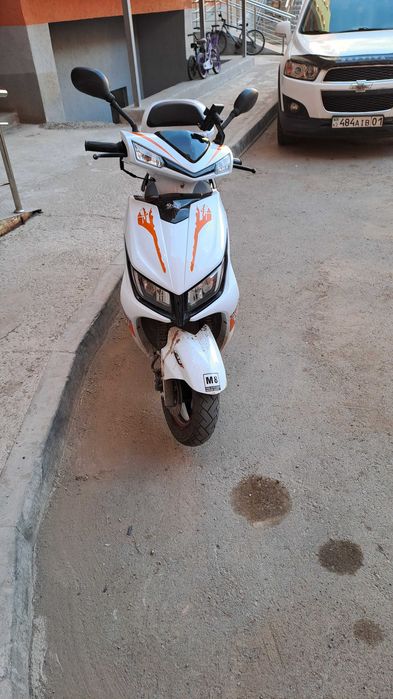 Скутер , мопед , м8