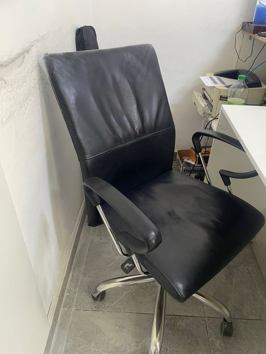 Продам вывеску, мебель и технику