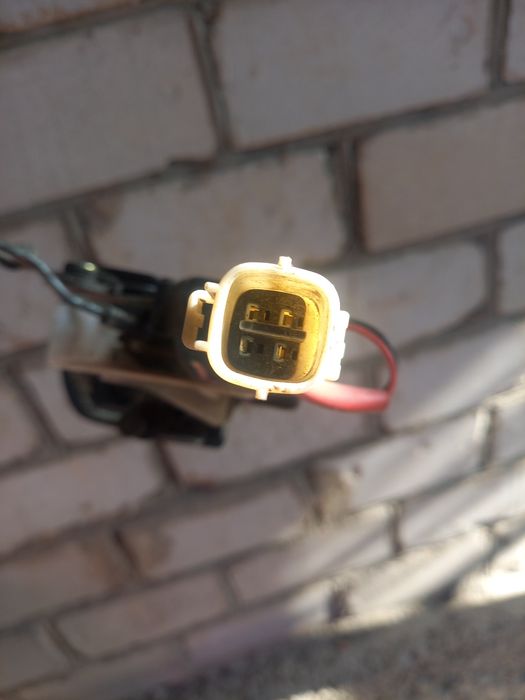 Продам дверной замок Карина Е.