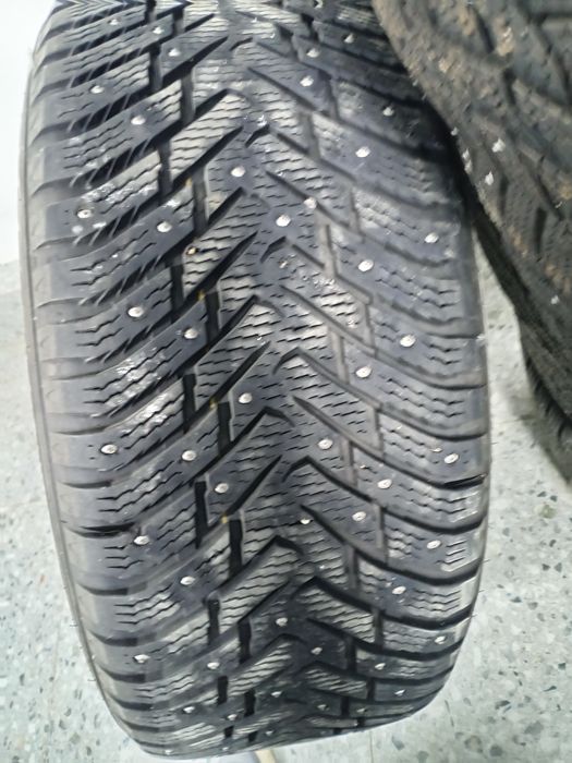 *Зимние шины с шипами + диски Brabus*