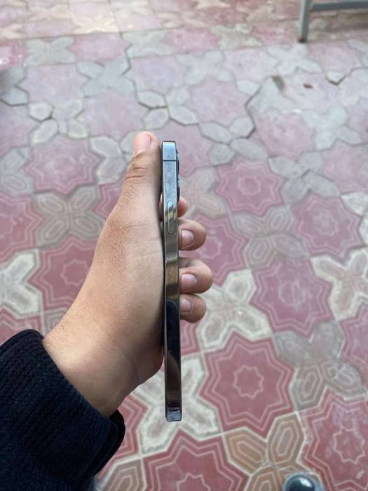 Iphone 12 ideal holatda