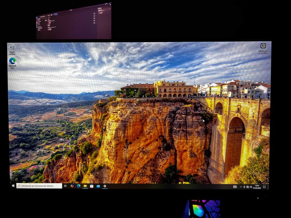 vând monitor philips si pc - pret negociabil !!