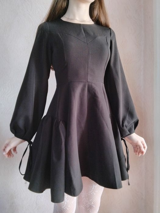 платье чёрное на девушку