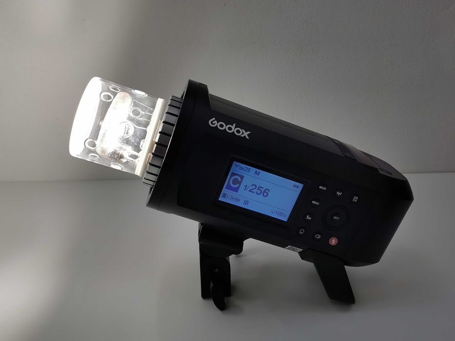 Godox AD600 Pro Witstro професионална преносима светкавица 600W