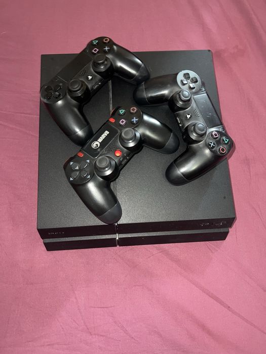 PS4 1TB CUH-1216B + 3 Controllere + GTA V + WWE 2K22 + Dragon Ball FighterZ