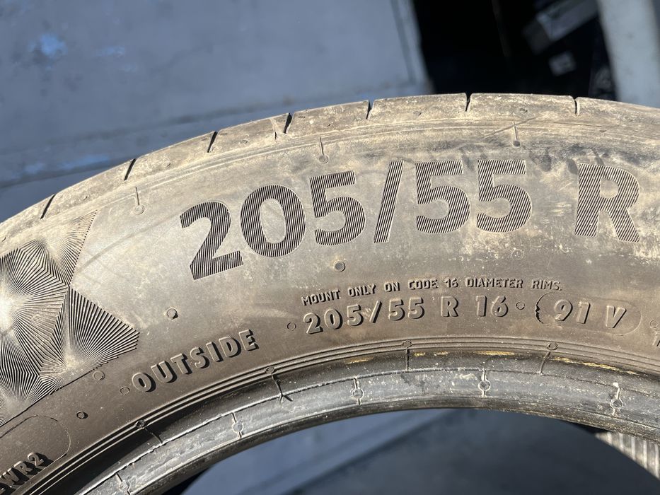 2 бр. летни гуми 205/55/16 Continental DOT 0421 5 mm