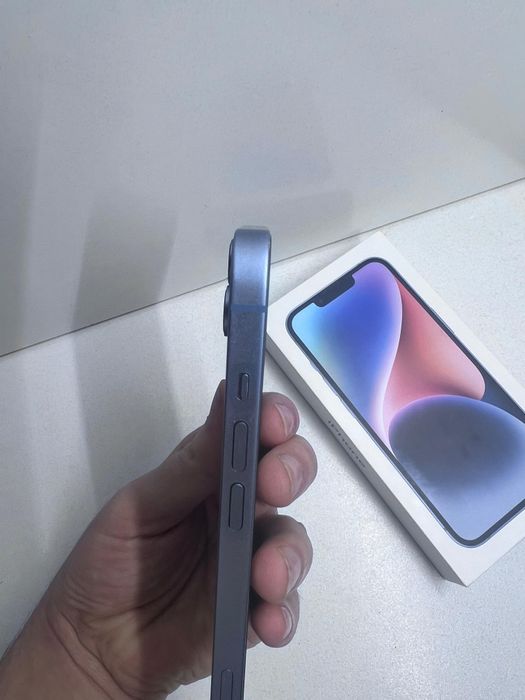 Продам Айфон 14 256г