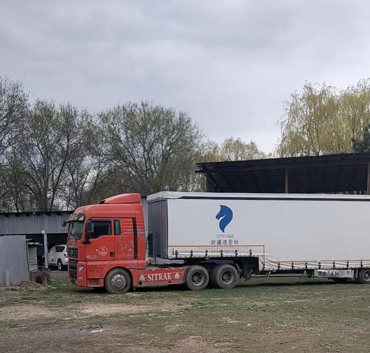 Тягач SITRAK c полуприцепом