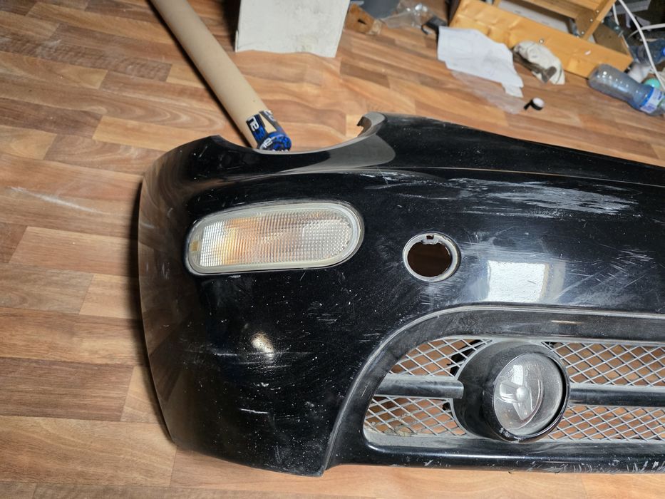 Предна броня VW New Beetle + решетки + 2 халогена (черна)