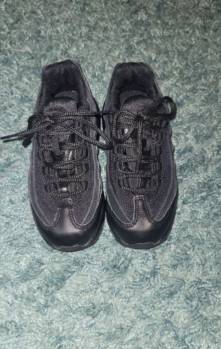 Adidas Nike  m 27.5