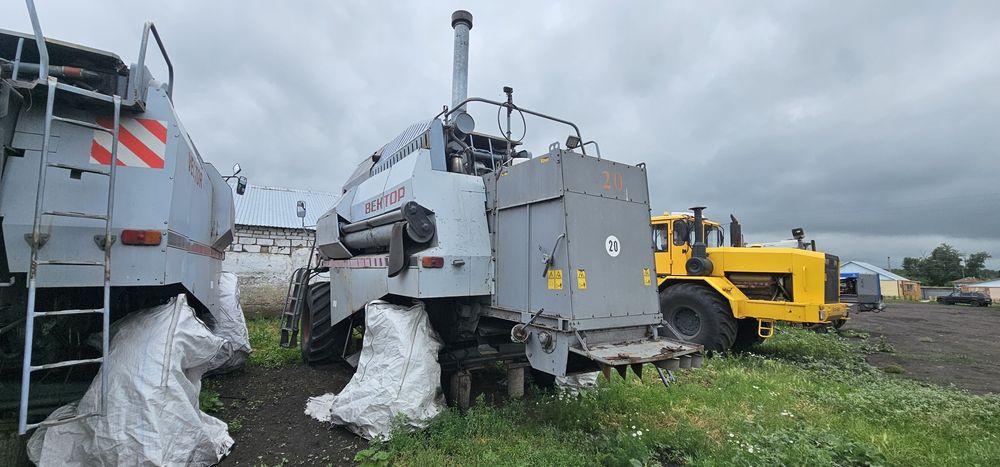 Продам комбаин ВЕКТОР 410