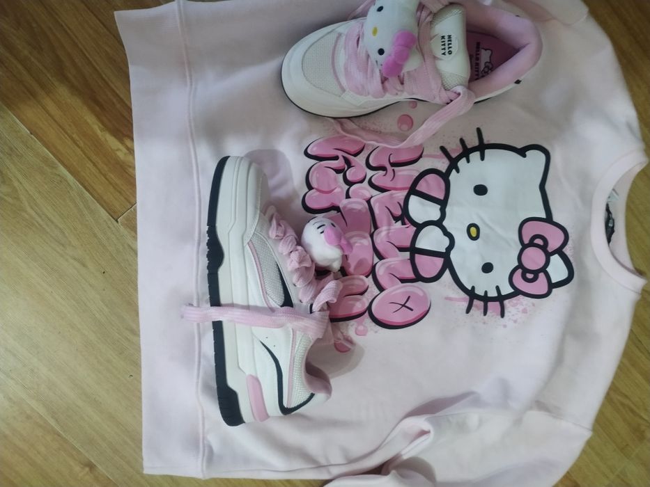 Продаются кросовки с кофточкой, производство Германия