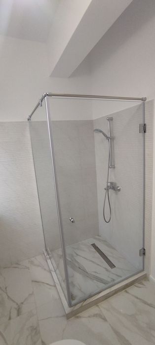 Montaj paravane si cabine de dus