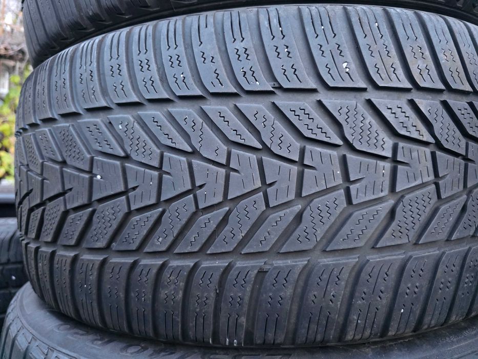 2бр Зимни гуми 245 40 19 - Hankook