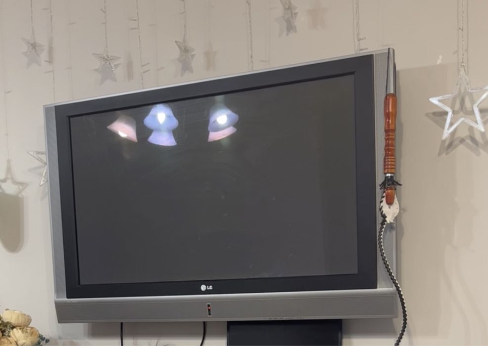 Продам телевизор LG