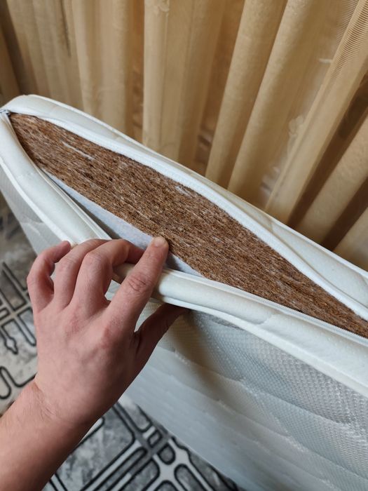 Продается коляска с 3 позициями в хорошем состоянии + в подарок матрас