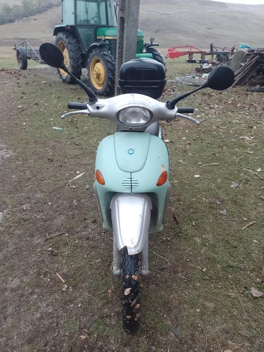 Vând Piaggio liberty 80 CC 2t