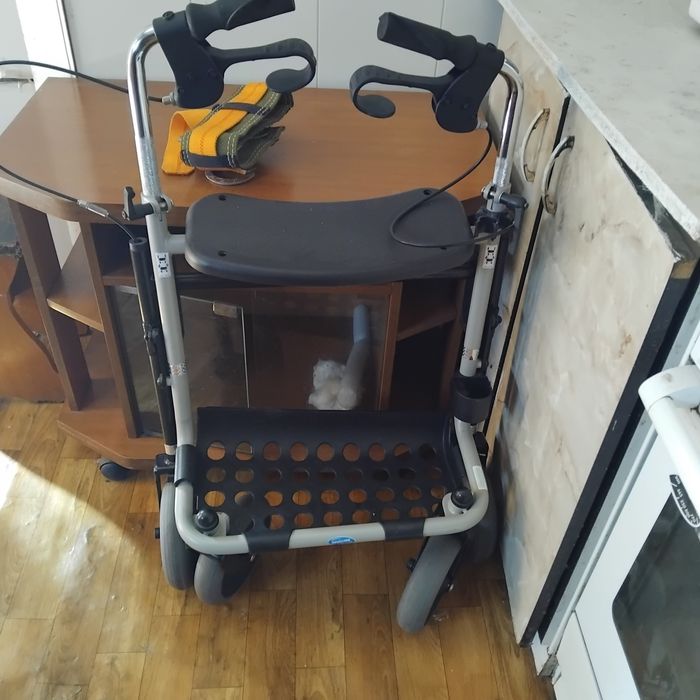 Продам ходунки для взрослых