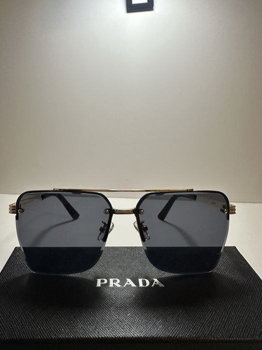 Слънчеви очила Prada