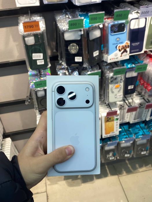 iPhone 17 pro белый новый