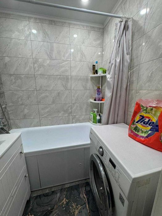 Продам  4 ком в 19 мкр