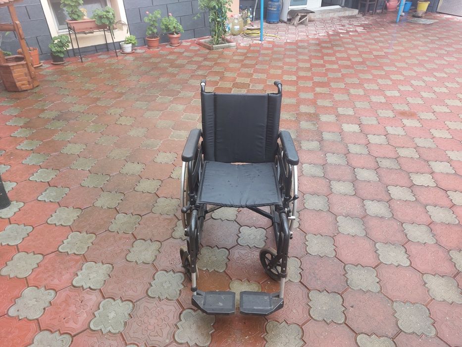 Wc portabil +carucior transport persoane ambele in stare f buna