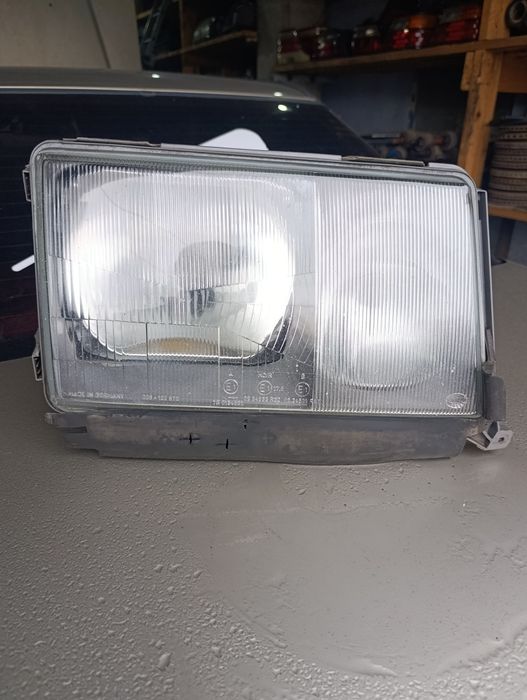 Фара на Мерседес W124