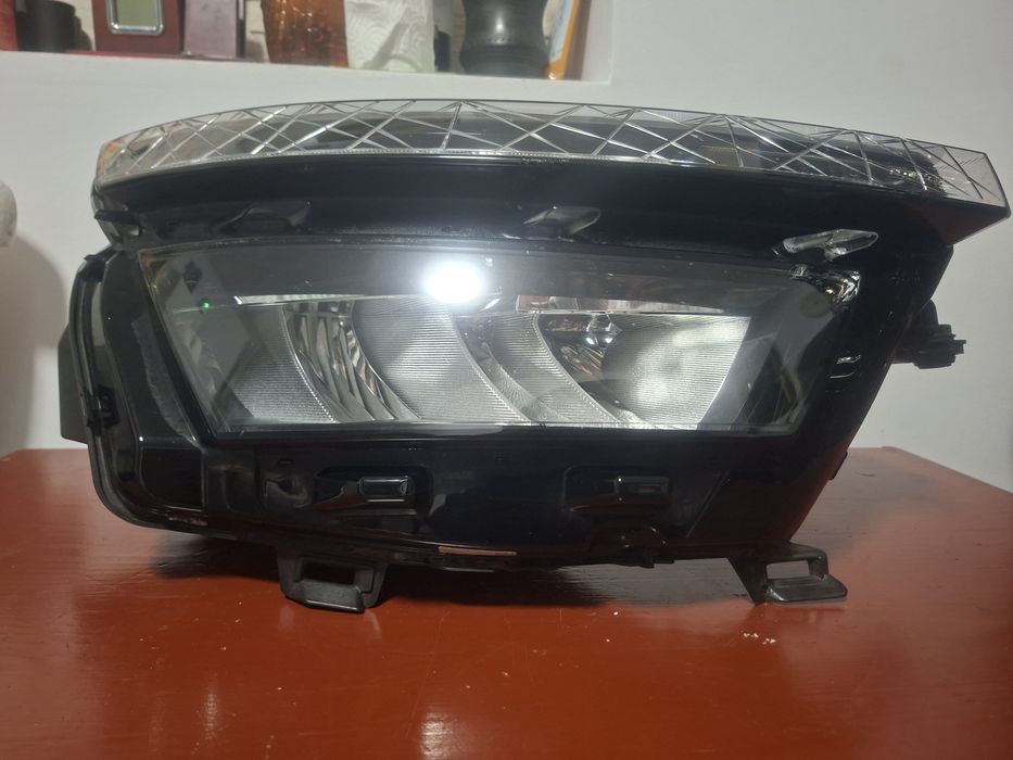 Far Kamiq dreapta led stare impecabila