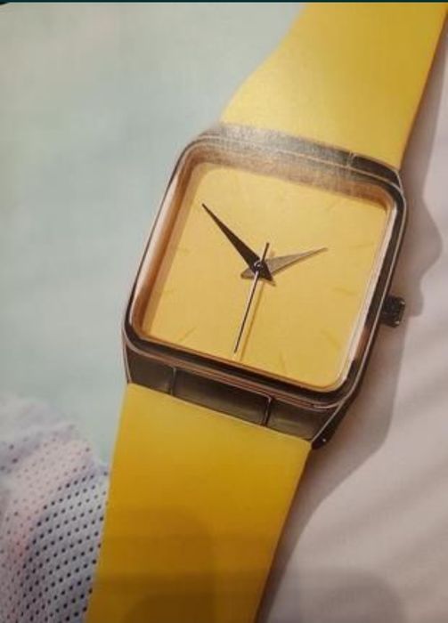 Часы наручные женские