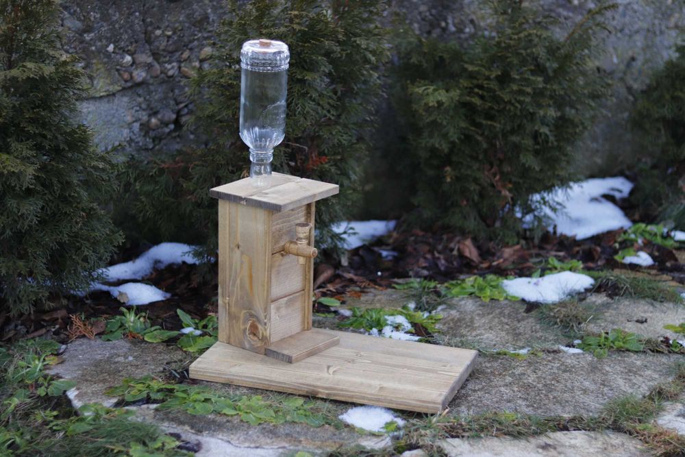 Ръчно изработени диспенсъри за алкохол