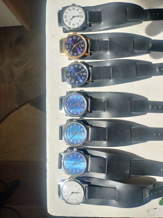 Vând ceasuri mecanice Raketa și Pobeda