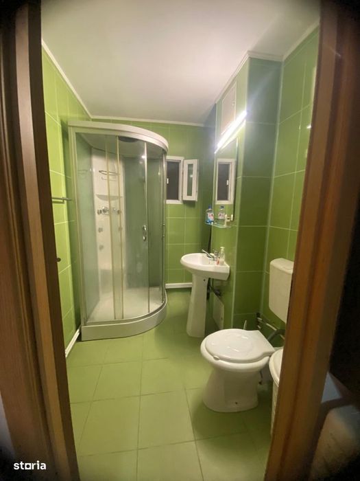 Apartament de închiriat, etaj 3/4, 400 euro