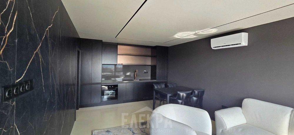 Продава се Двустаен апартамент в Варна, Център - 112 кв.м за 1316 €/кв.м - Снимка #7