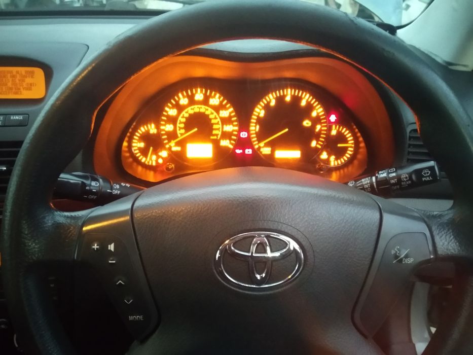 Тойота Авенсис 1.8 Toyota avensis. хечбек