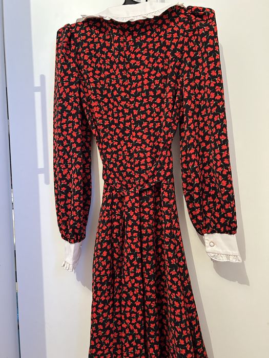 Платье с открытый декальте