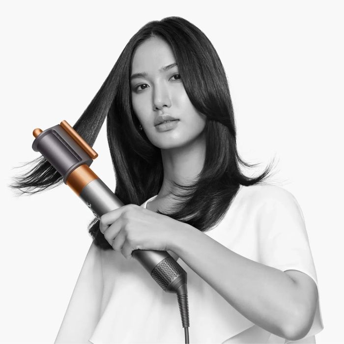 Dyson straightener in golden set