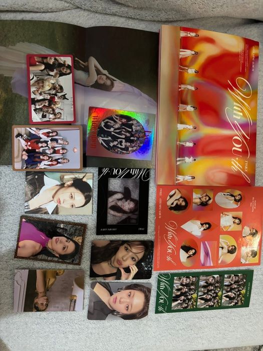 Kpop албуми TWICE,IVE,KISS OF LIFE