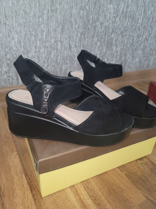 Туфли, босоножки