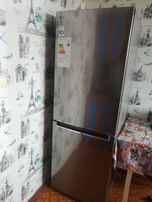 Продам холодильник LG