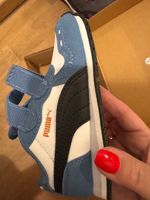 Adidasi baieti noi si utilizati- masura 24-25